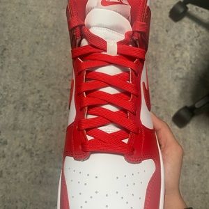 Nike dunk high championship red size 8.5M